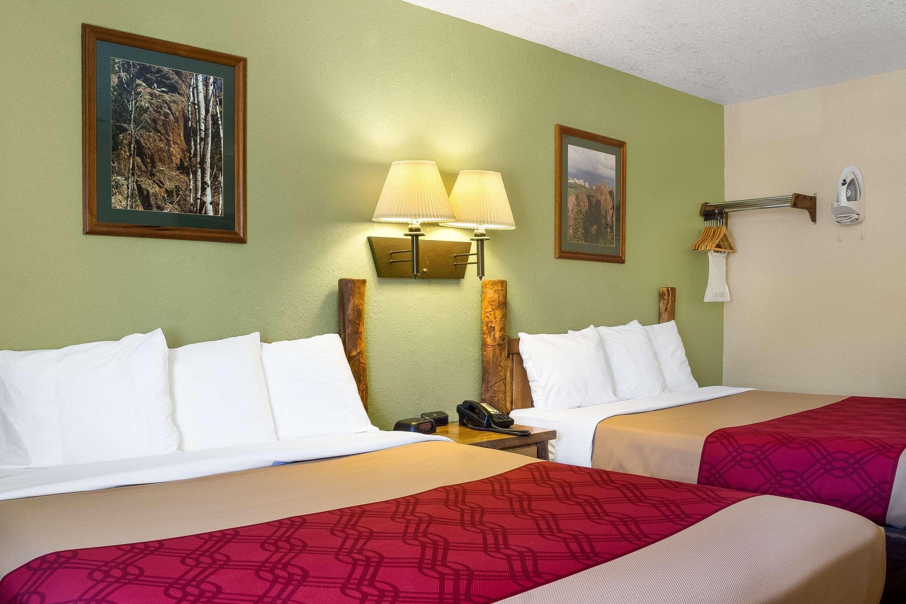 Econo Lodge, Downtown Custer Near Custer State Park And Mt Rushmore Exterior photo